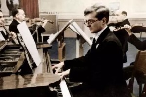 《见证》：红场上的癫僧